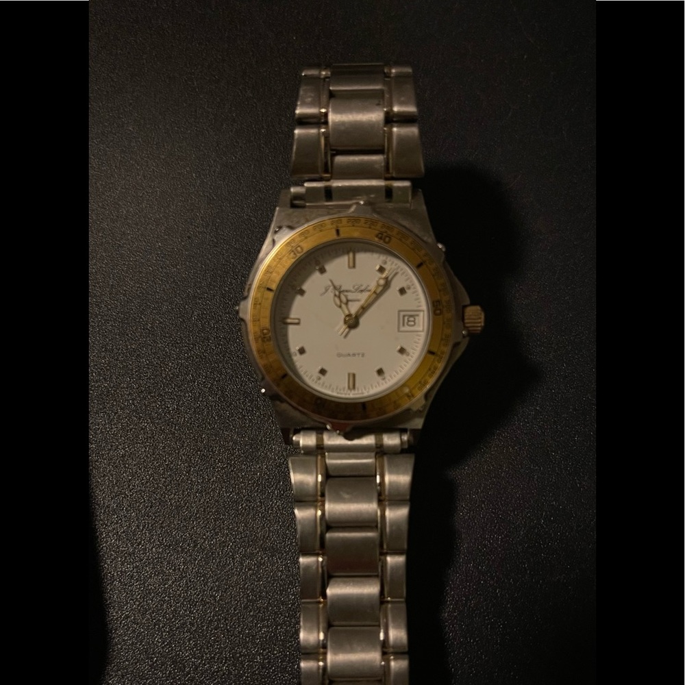 Beautiful wristwatch I bought in Italy - needs battery